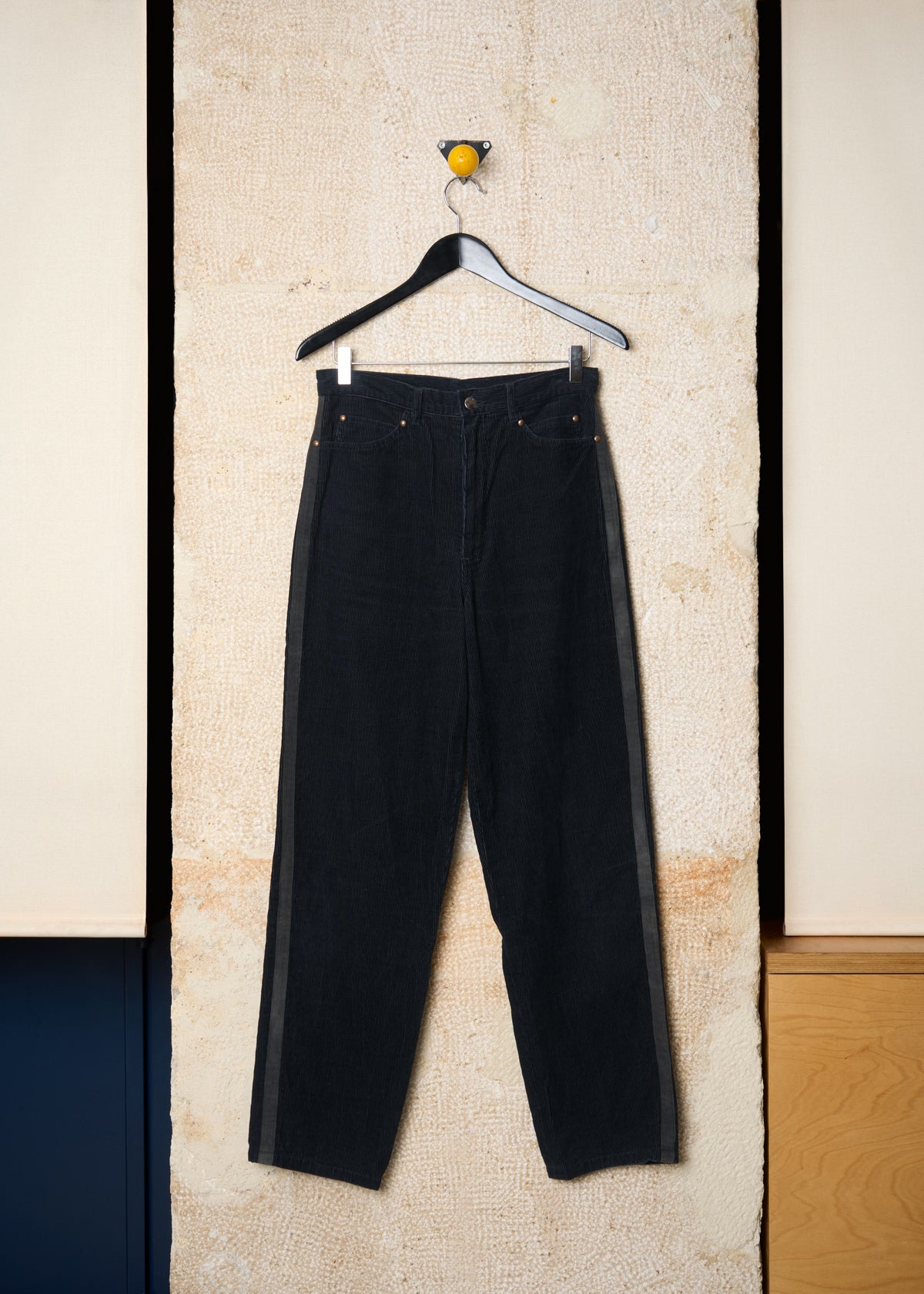 HOMME BLACK CORDUROY SIDE BANDS 5 POCKETS PANTS 1980'S - MEDIUM