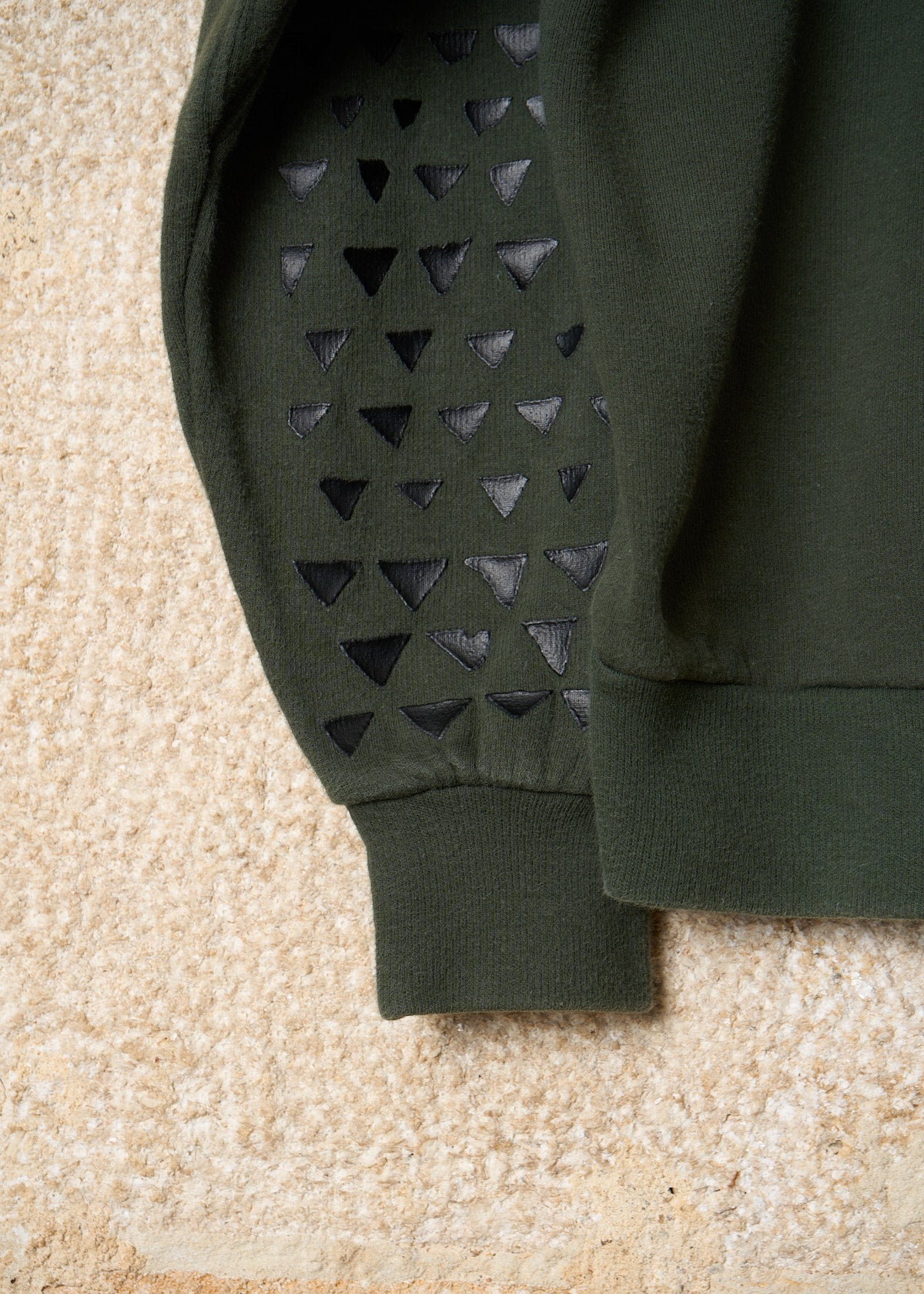 GREEN BLACK TRIANGLES LIGHT SWEATSHIRT 1980'S - SMALL