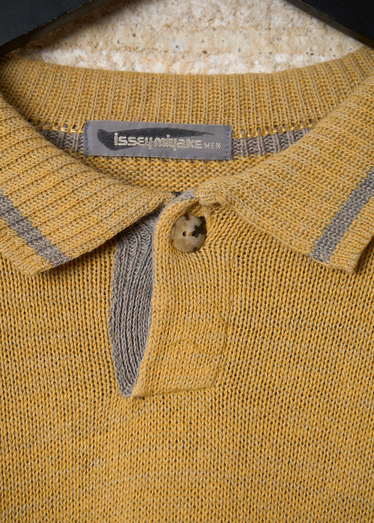 YELLOW GREY COTTON HEMP ONE BUTTON KNIT POLO 1980'S - MEDIUM