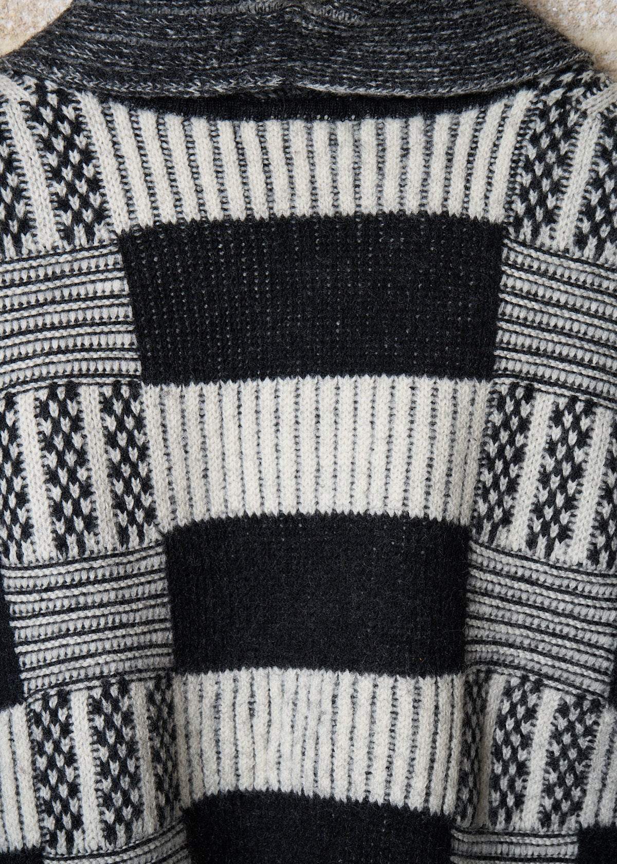 BLACK WHITE MIXED CHECKS WOOL JUMPER 1980'S - MEDIUM